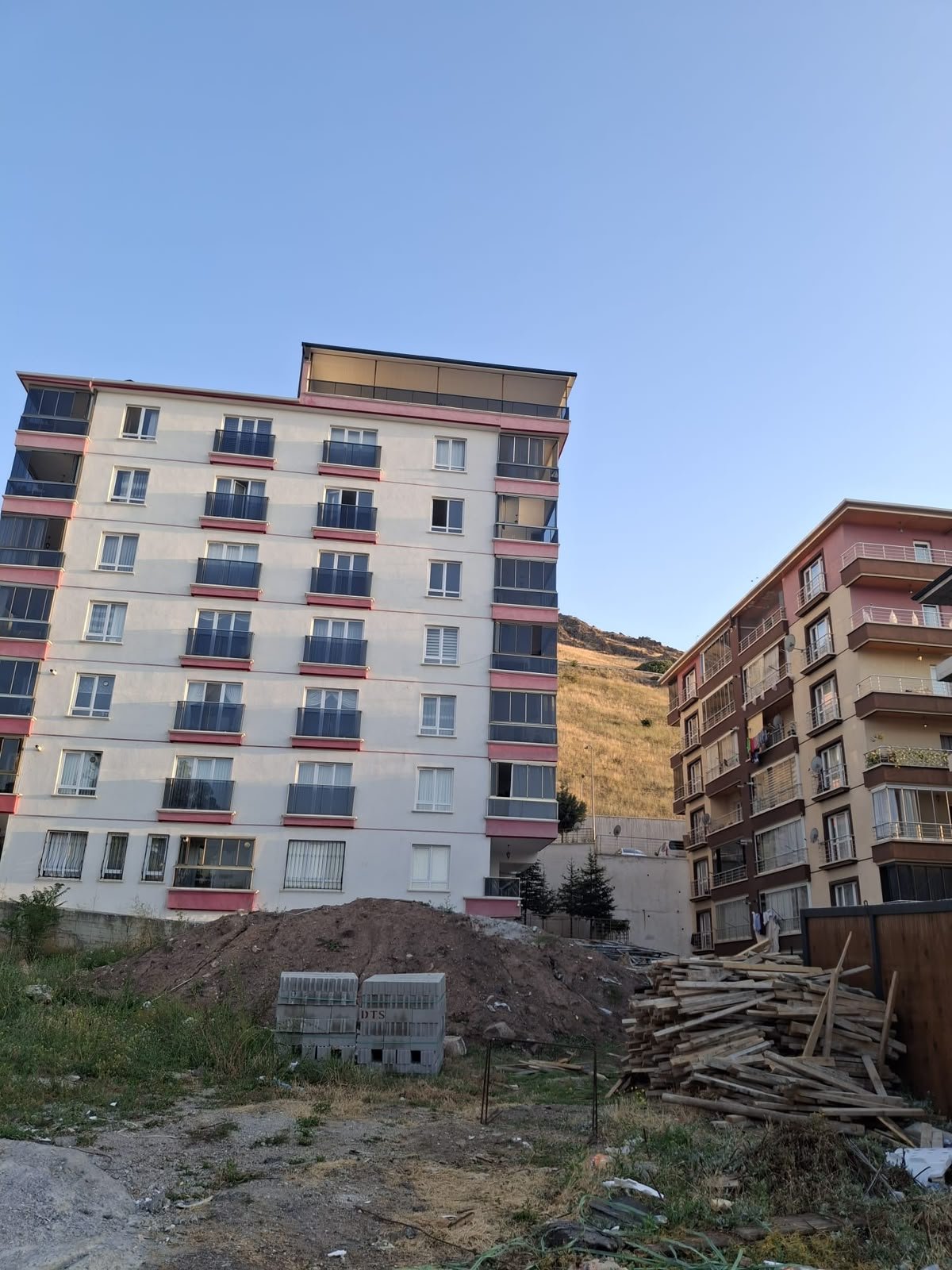 Ankara Bina Dış Cephe Çoklu Cam Balkon Montajı